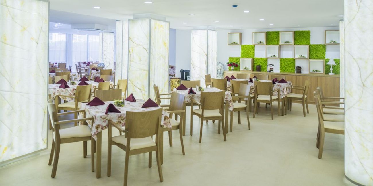 Grand Hotel Sunny Beach 4*  Sunny Beach 