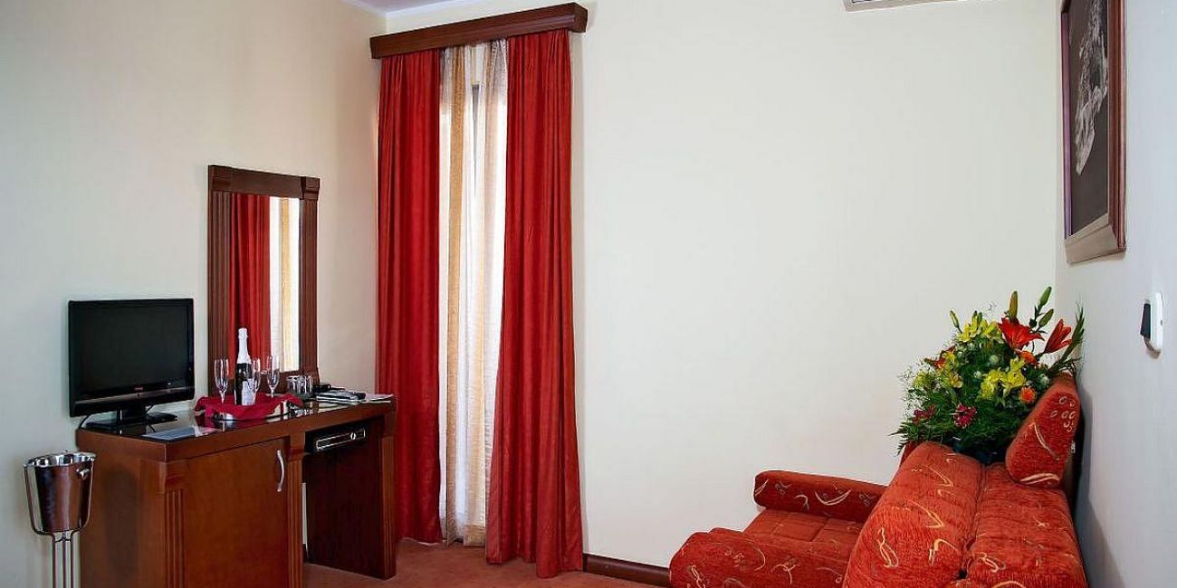 Hotel Dolce Vita 4* Becici 