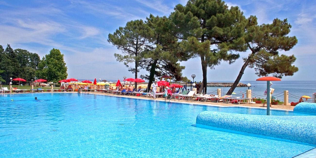 Hotel HVD Lotos 4*  Riviera Holiday Club 