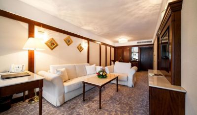 Imagine pentru Hotel International Sinaia 4* valabile pentru 1 Mai 2025