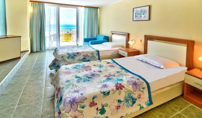 Imagine pentru Hotel Laguna Beach 4*  valabile pentru 1 Mai 2025