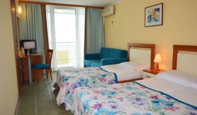 Imagine pentru Hotel Laguna Beach 4*  valabile pentru 1 Mai 2025