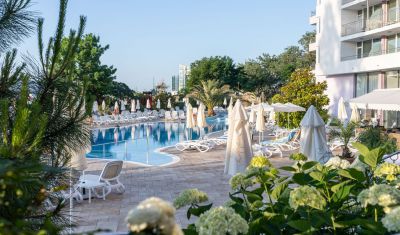 Imagine pentru Hotel Neptun Beach 4* valabile pentru 1 Mai 2025