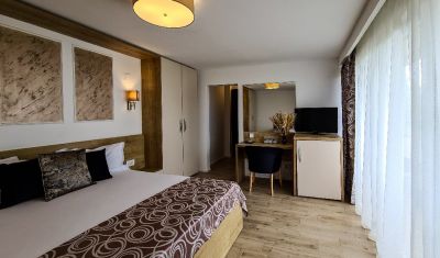 Imagine pentru Hotel Tomis Mamaia 3* valabile pentru 1 Mai 2025