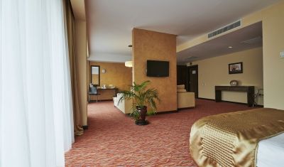 Imagine pentru Hotel Clermont 4*  valabile pentru Craciun 2024