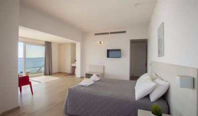 Imagine pentru Harmony Bay Hotel 3* valabile pentru Litoral 2025