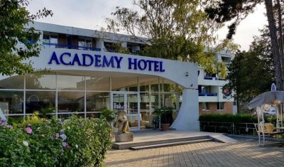 Imagine pentru Hotel Academy 3* valabile pentru Litoral 2025