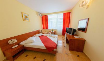 Imagine pentru Hotel Callatis 2* valabile pentru Litoral 2025