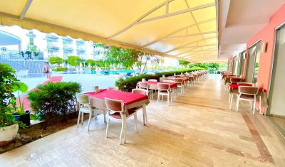 Imagine pentru Hotel Caprice Beach 4* valabile pentru Litoral 2025