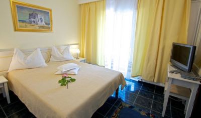 Imagine pentru Hotel Central 3* valabile pentru Litoral 2025