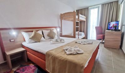 Imagine pentru Hotel Delta 3* valabile pentru Litoral 2025