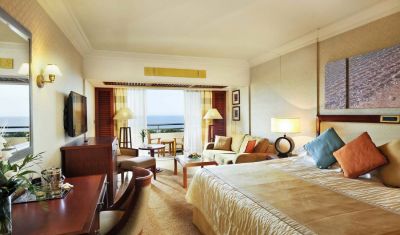 Imagine pentru Hotel Four Seasons 5* valabile pentru Litoral 2025