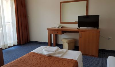 Imagine pentru Hotel Liani 3* valabile pentru Litoral 2025