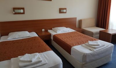 Imagine pentru Hotel Liani 3* valabile pentru Litoral 2025