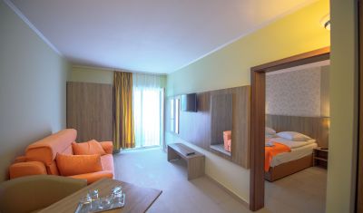 Imagine pentru Hotel Piccadilly 3* valabile pentru Litoral 2025