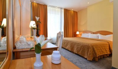 Imagine pentru Hotel Queen Vera 4* valabile pentru Litoral 2025