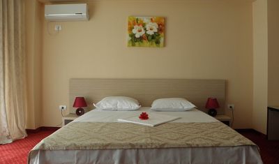 Imagine pentru Hotel Romantic 3* valabile pentru Litoral 2025