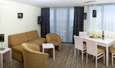 Imagine pentru Hotel Slavuna 3*  valabile pentru Litoral 2025