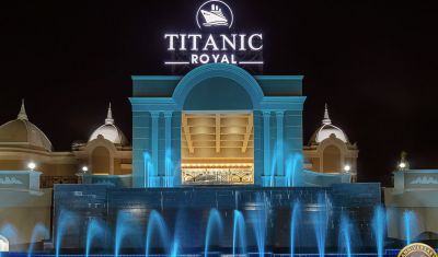 Imagine pentru Hotel Titanic Royal 5* valabile pentru Litoral 2025