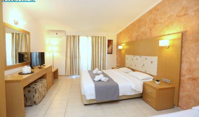 Imagine pentru Hotel Tropical 4* valabile pentru Litoral 2025