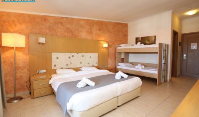 Imagine pentru Hotel Tropical 4* valabile pentru Litoral 2025