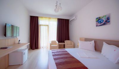 Imagine pentru Q Hotel 3*  valabile pentru Litoral 2025