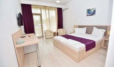 Imagine pentru Q Hotel 3*  valabile pentru Litoral 2025