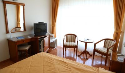 Imagine pentru Hotel Comandor 4* valabile pentru Paste  2025