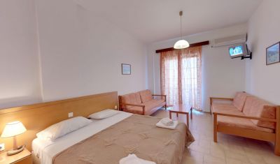 Imagine pentru Hotel Marirena 3* valabile pentru Paste  2025