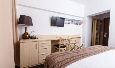 Imagine pentru Hotel Pestera 4* valabile pentru Paste  2025