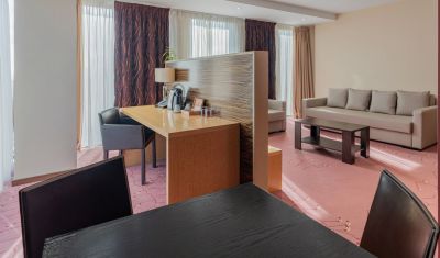 Imagine pentru Hotel Ramada Sibiu 4*  valabile pentru Paste  2025