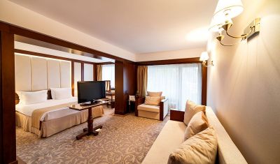 Imagine pentru Hotel International Sinaia 4* valabile pentru Revelion 2025