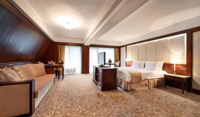 Imagine pentru Hotel International Sinaia 4* valabile pentru Revelion 2025