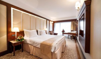 Imagine pentru Hotel International Sinaia 4* valabile pentru Revelion 2025